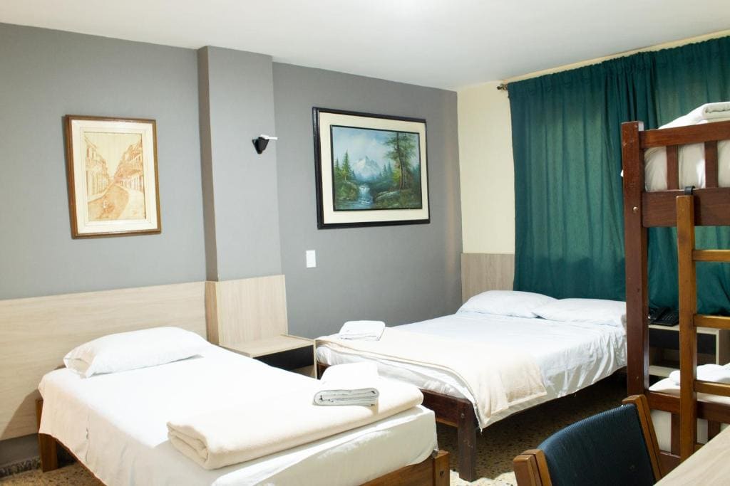Standard Triple Room room - Image 2