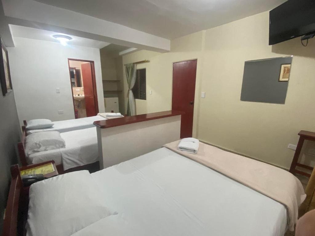 Standard Triple Room room - Image 1