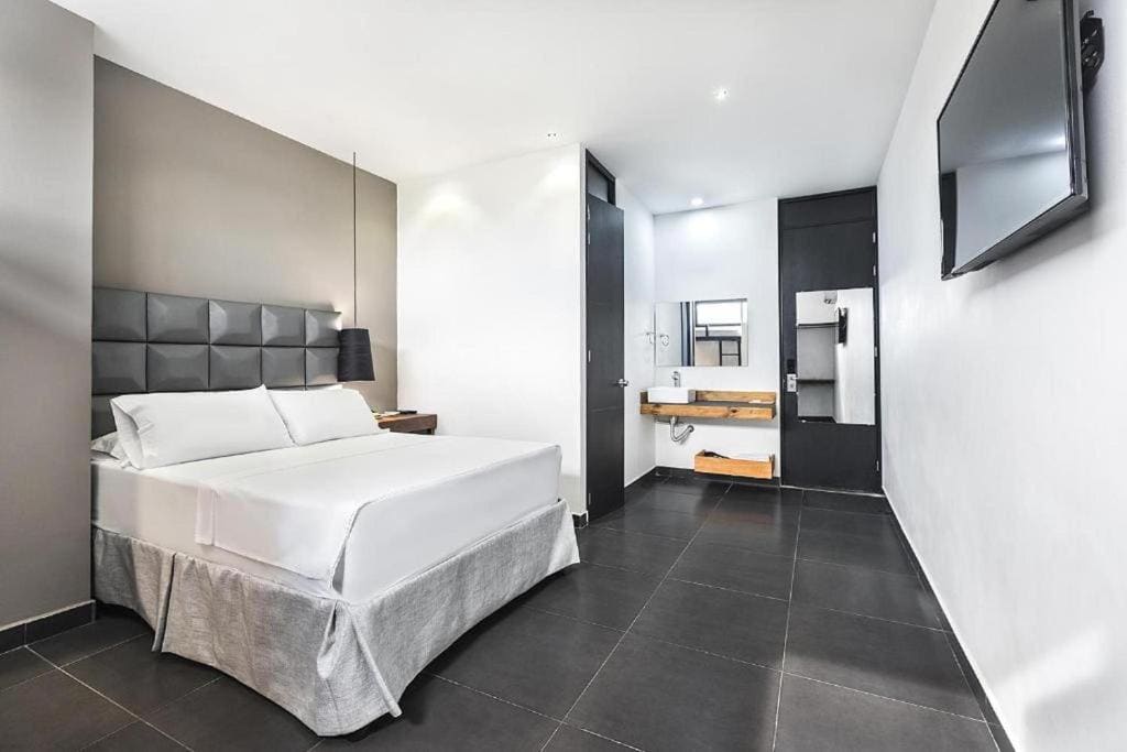 Standard Double Room room - Image 3