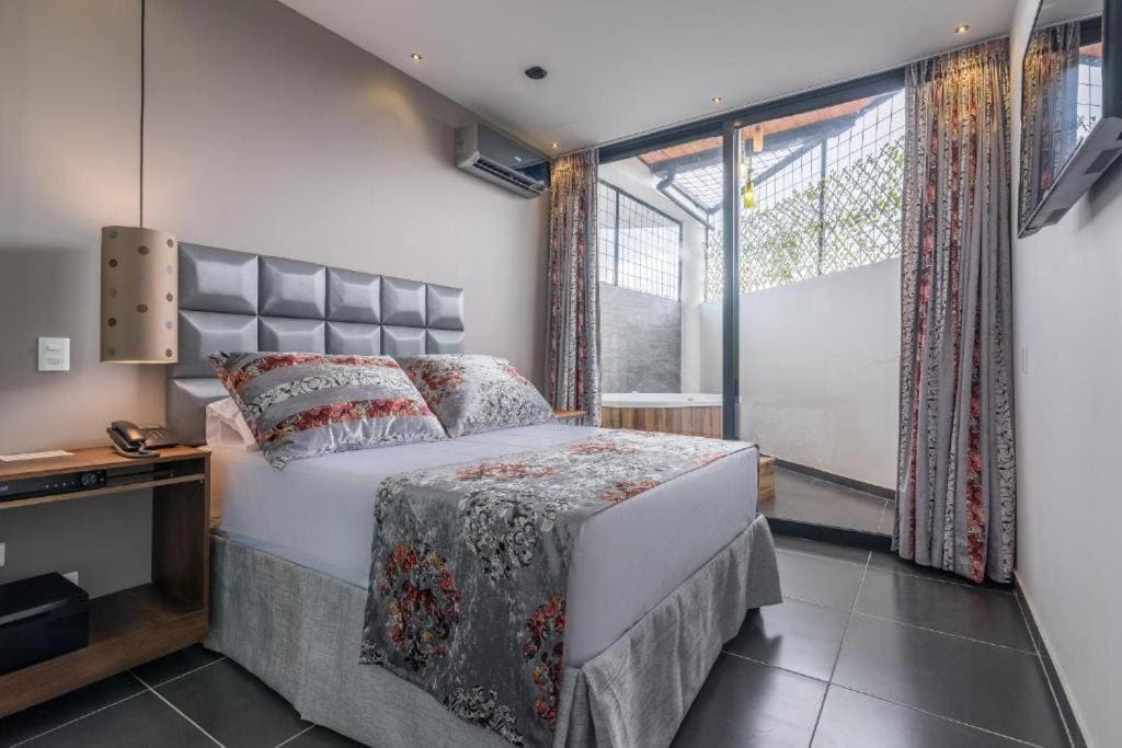 Deluxe Double Room with Bath room - Image 2