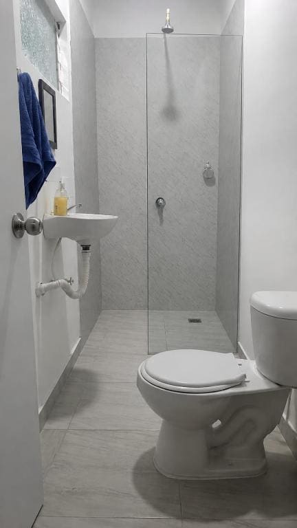 6-Bed Mixed Dormitory Room room - Image 3