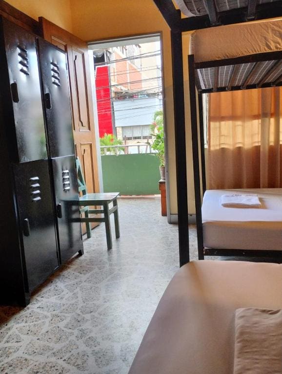 Quadruple Room with Shared Bathroom room - Image 3
