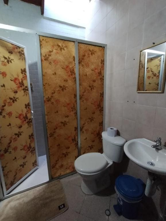Quadruple Room with Shared Bathroom room - Image 1