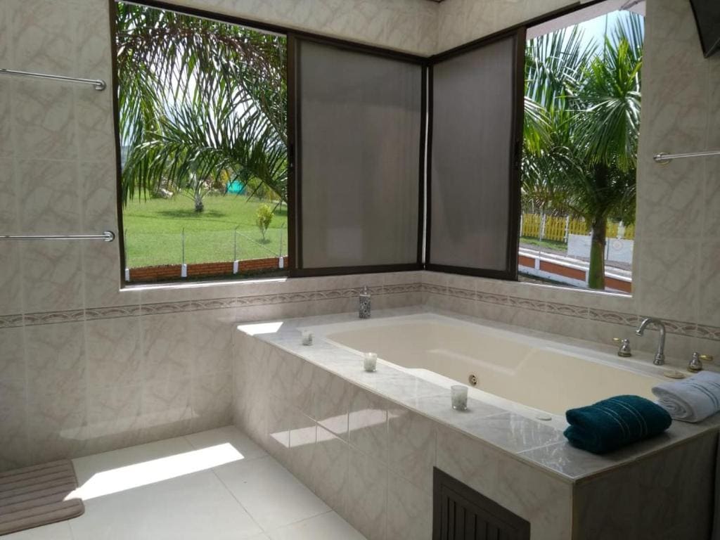 King Suite with Balcony room - Image 2