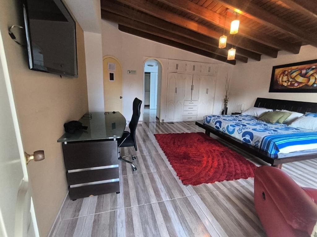 King Suite with Balcony room - Image 3