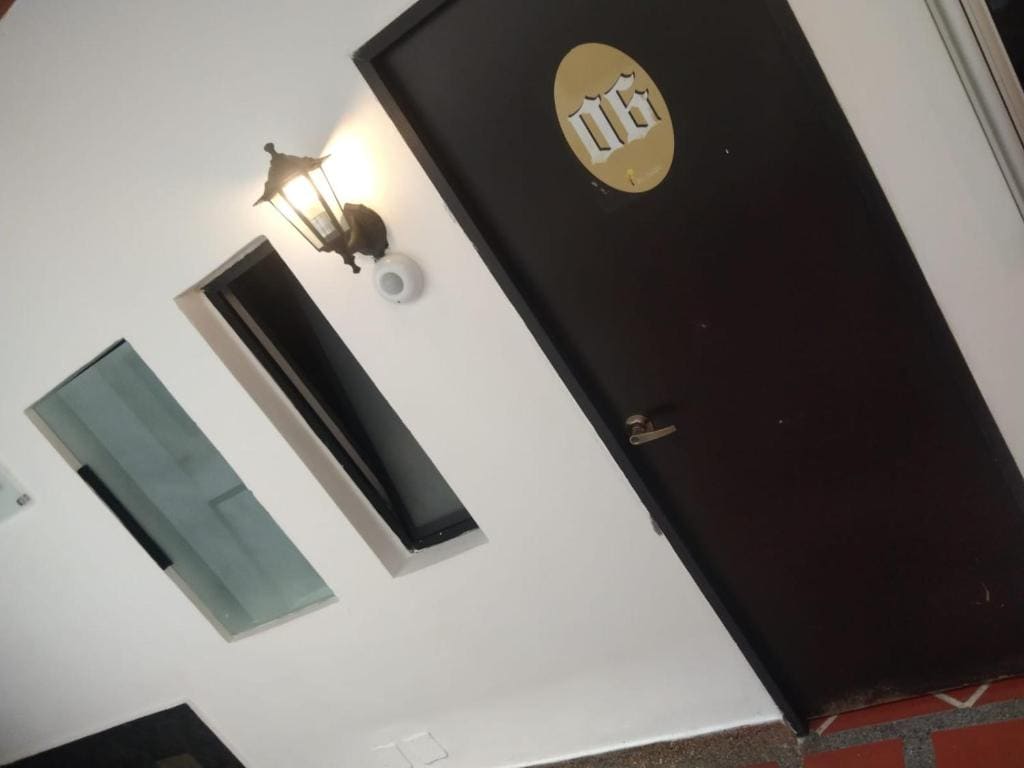 Single Room with Private Bathroom room - Image 1