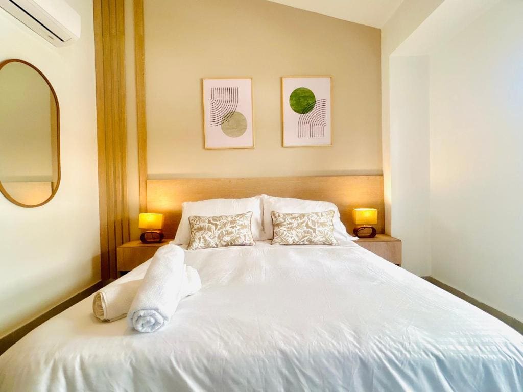 Double Room with Balcony and Sea View room - Image 2