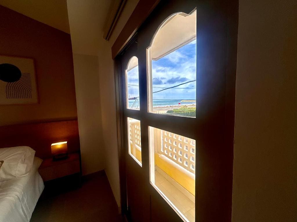 Double Room with Balcony room - Image 3