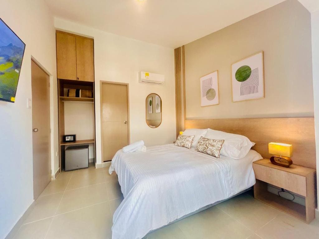 Double Room with Balcony room - Image 1