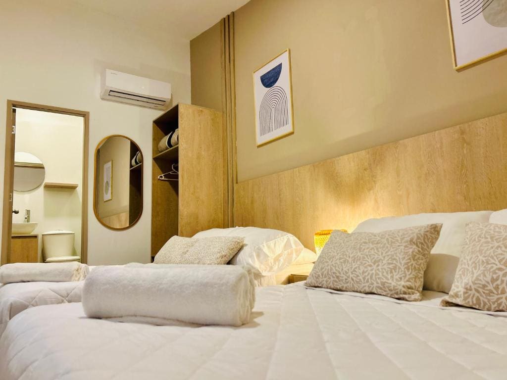 Twin Room with View room - Image 3