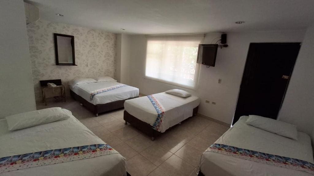 Family Room room - Image 1