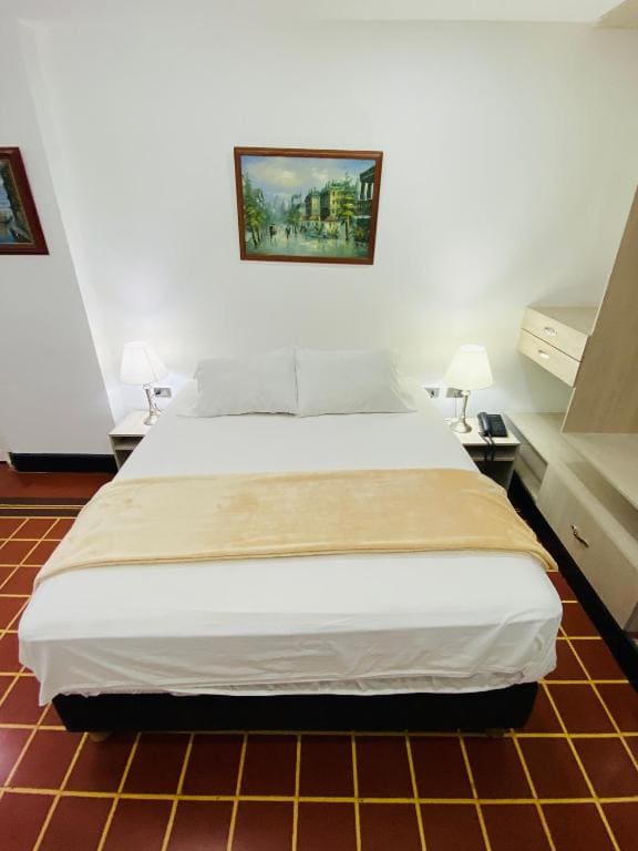 Double or Twin Room room - Image 3