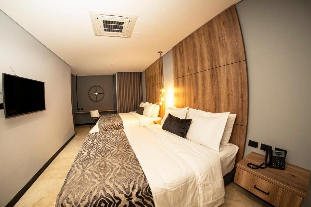 Standard Double Room with Two Double Beds room - Image 3