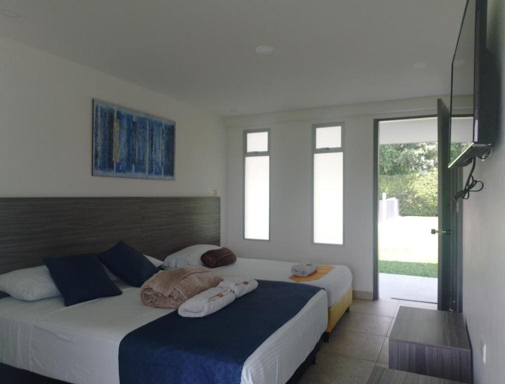 Triple Room with View room - Image 1