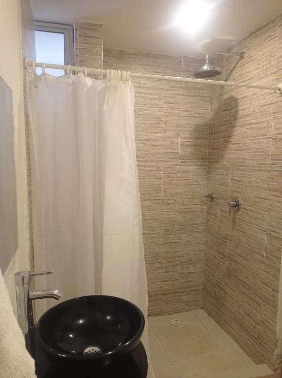 Double Room with Private Bathroom room - Image 3