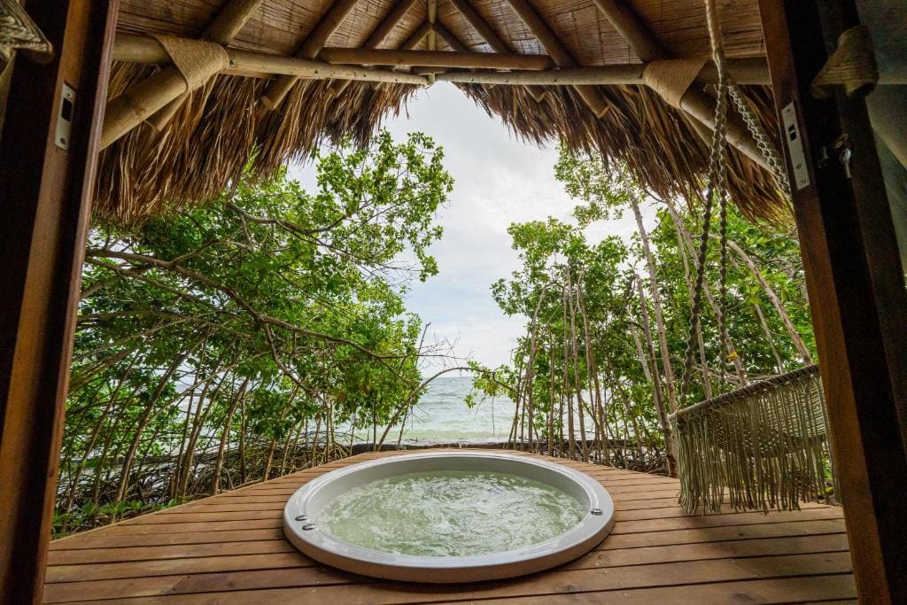 Deluxe Double Room with Balcony and Sea View room - Image 2