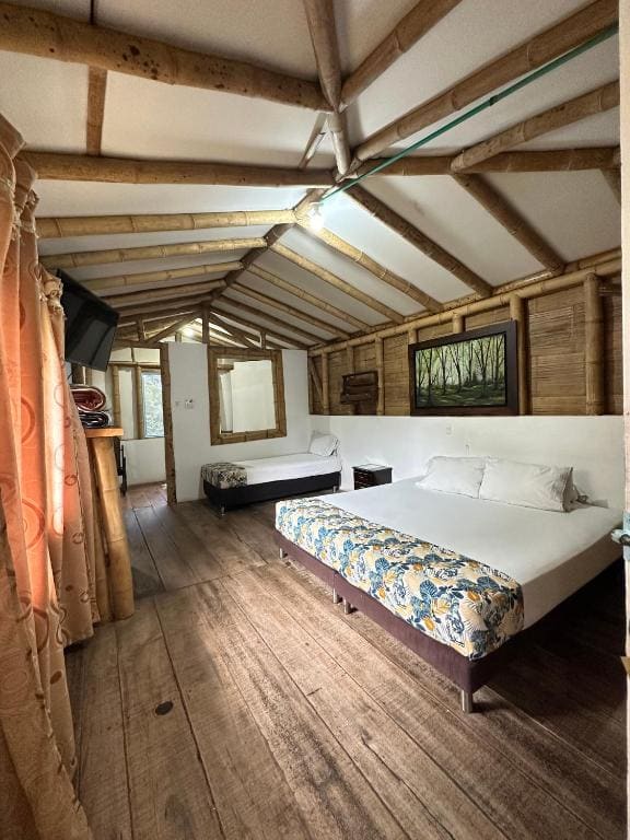 Superior Quadruple Room room - Image 1