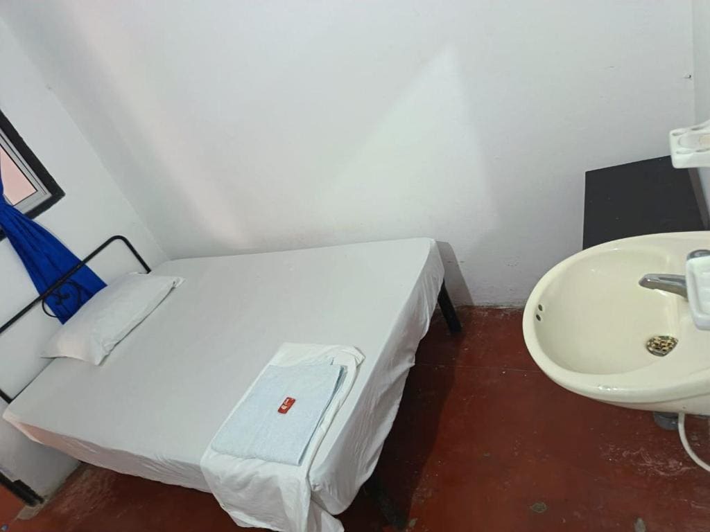 Budget Single Room room - Image 1