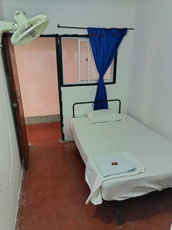 Budget Single Room room - Image 2