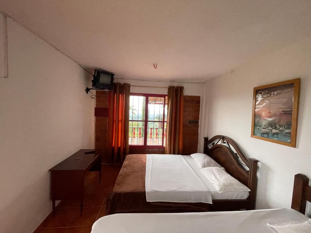 Twin Room with Bathroom room - Image 1