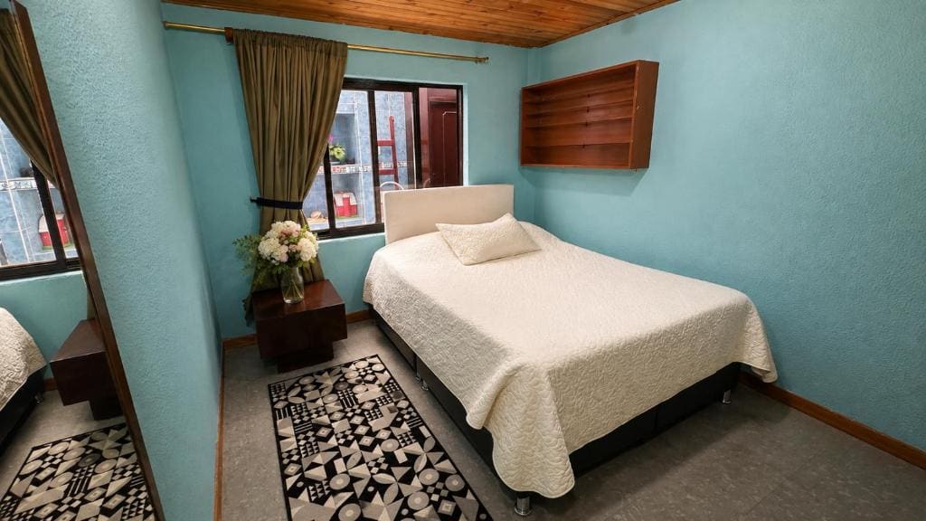 Standard Double Room with Shared Bathroom room - Image 2
