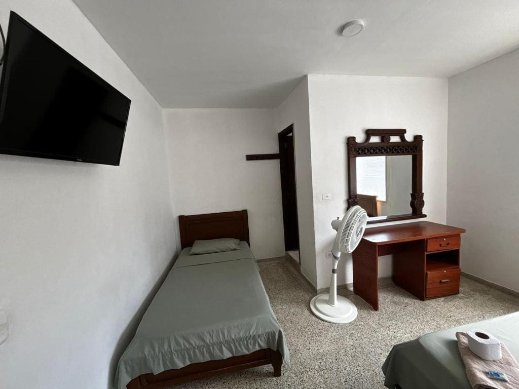 Queen Room room - Image 3