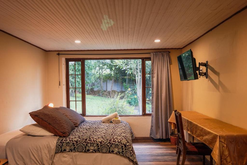 Four-Bedroom House room - Image 3