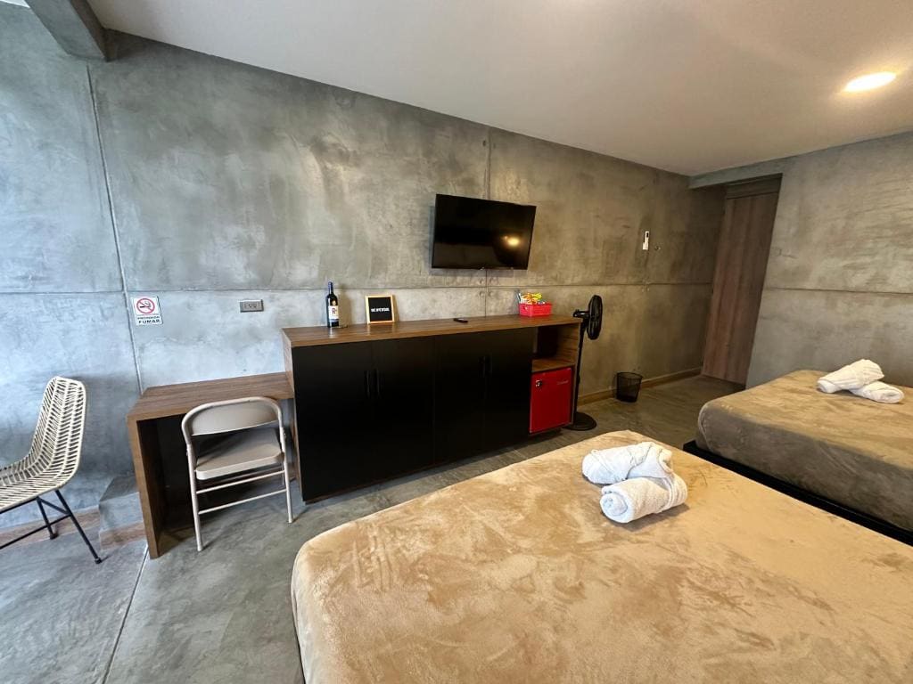 Deluxe Family Room with Air Conditioning room - Image 2