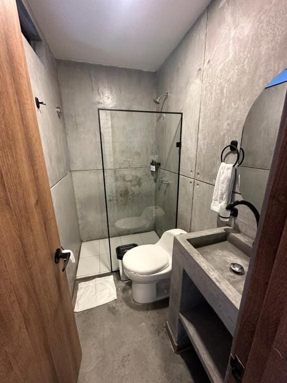 Double Room with Air Conditioning room - Image 3