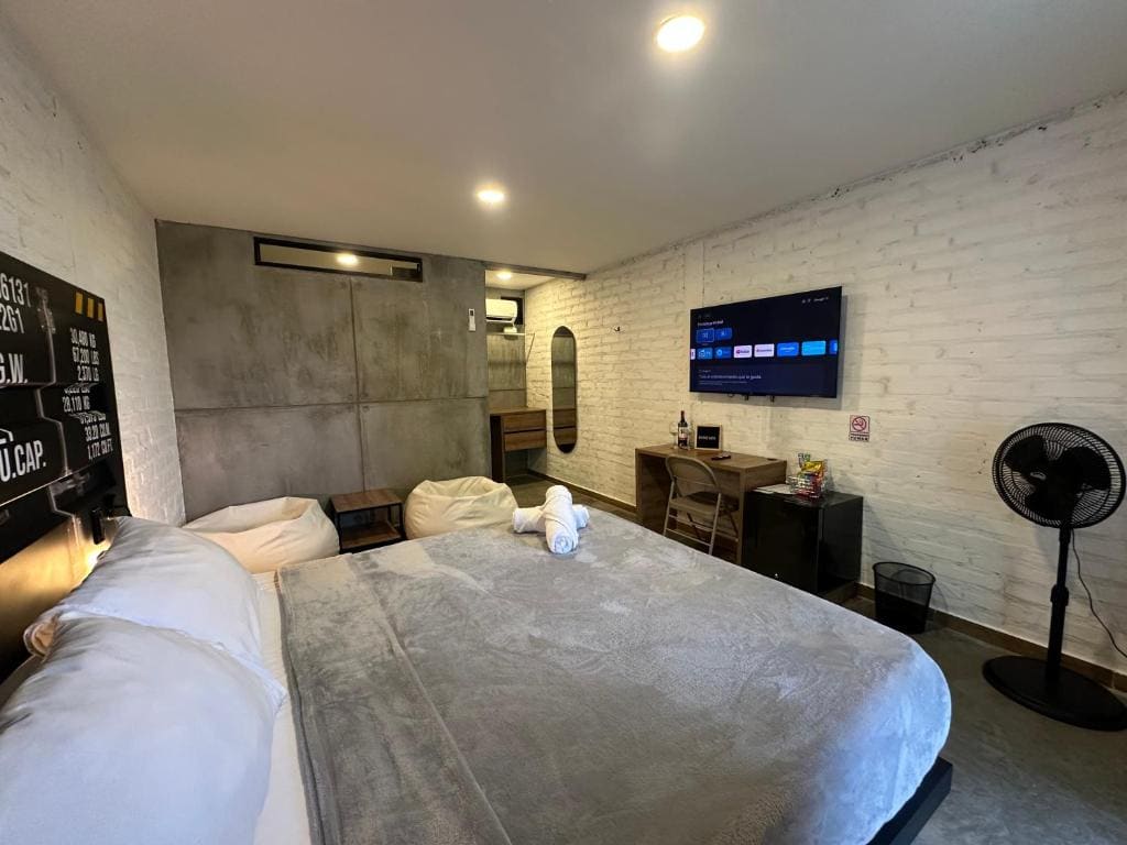 Double Room with Air Conditioning room - Image 1