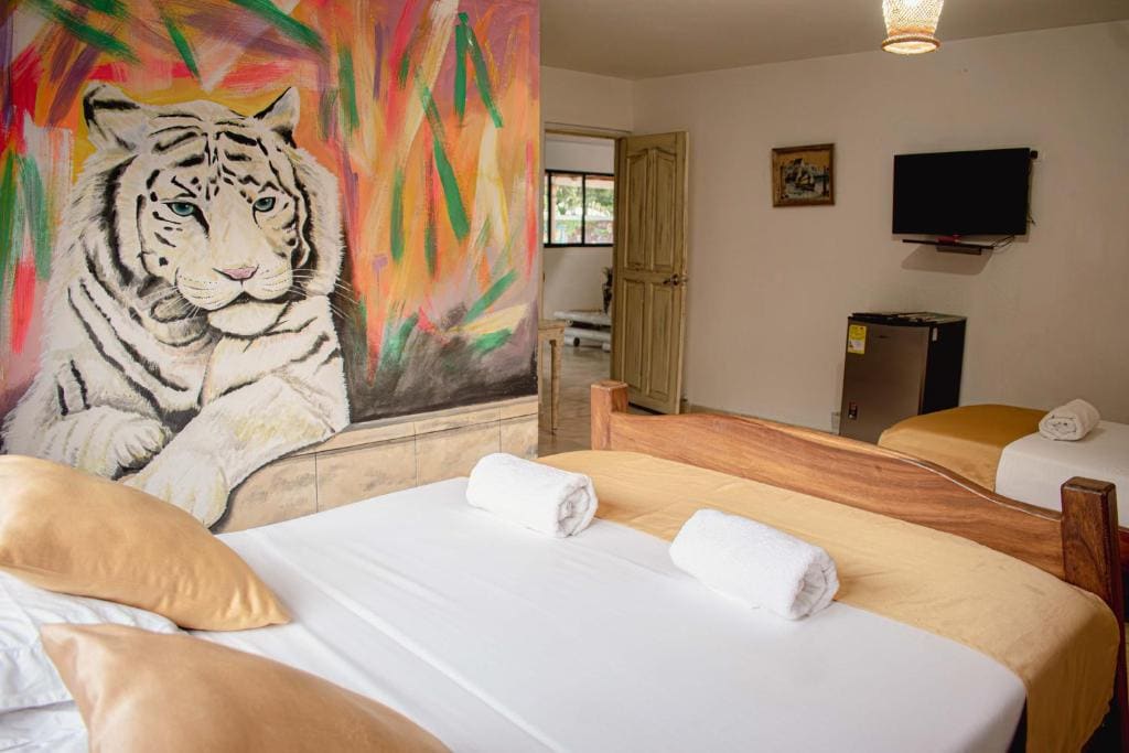 Standard Quadruple Room room - Image 2
