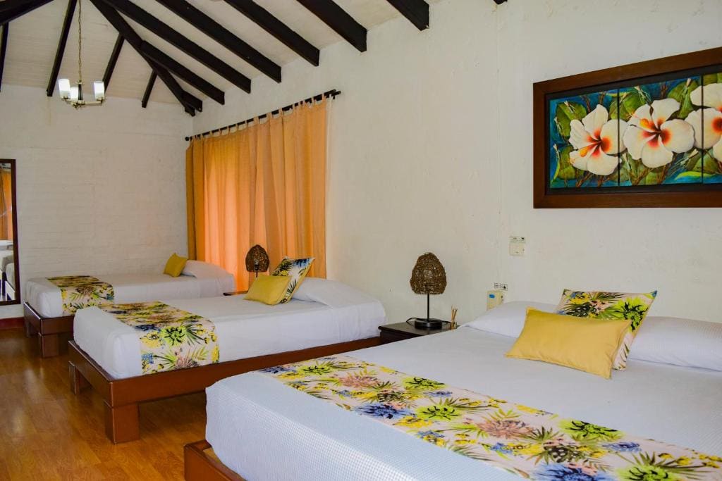 Standard Triple Room room - Image 1
