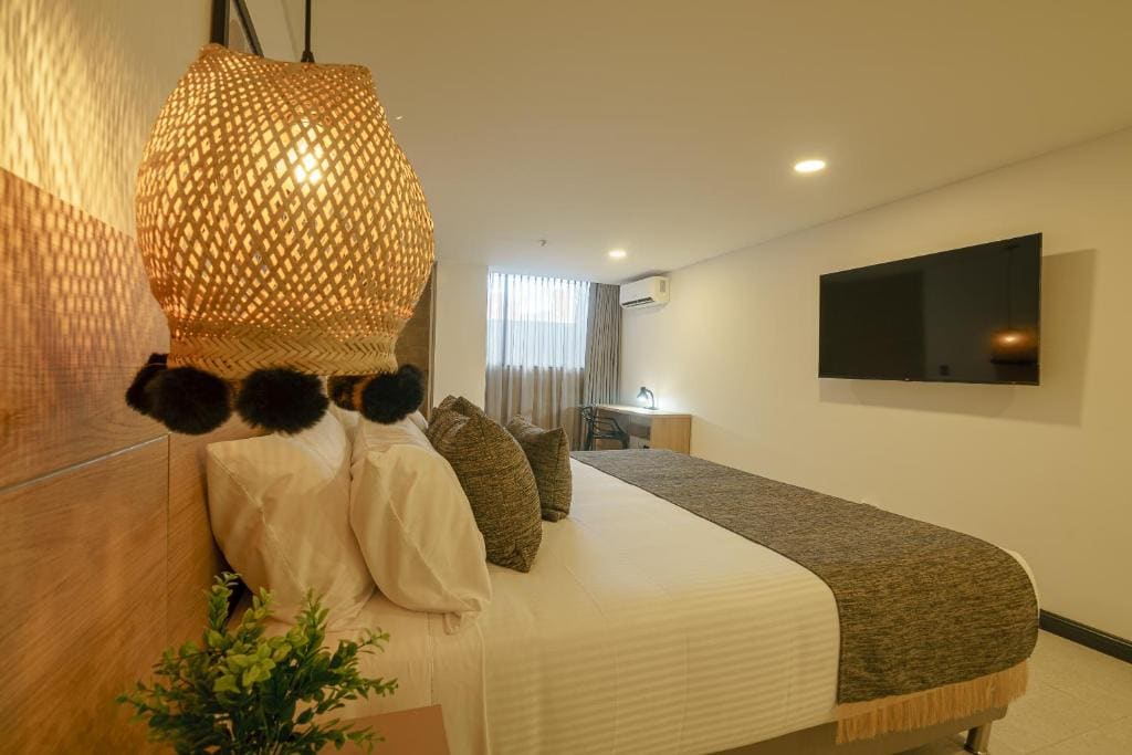 Queen Room with Spa Bath room - Image 3