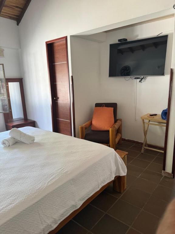Deluxe Suite room - Image 3