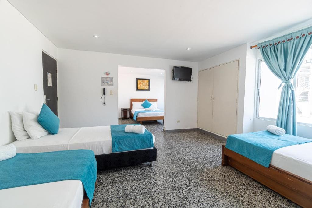 Family Room room - Image 1
