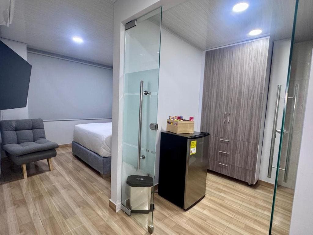 Double Room with Balcony room - Image 2