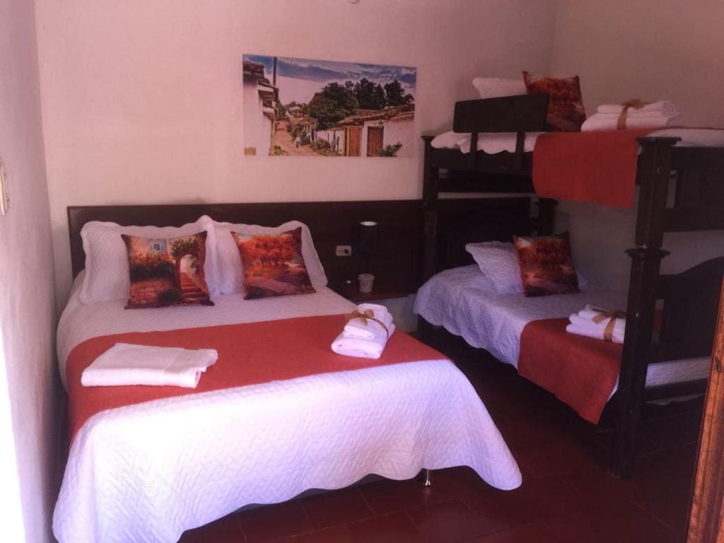 Quadruple Room room - Image 1