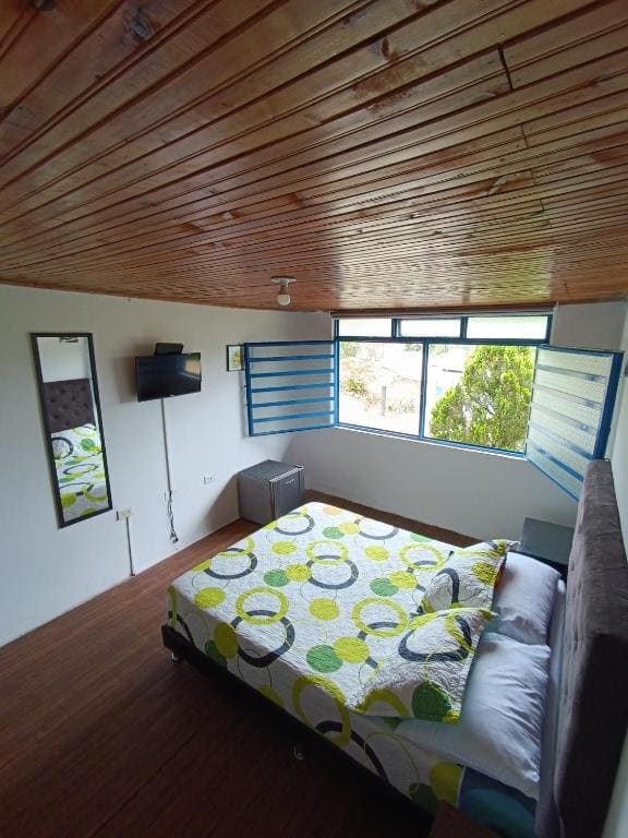 Double Room with Private Bathroom room - Image 3