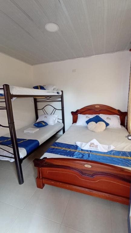 Double Room with Mountain View room - Image 3