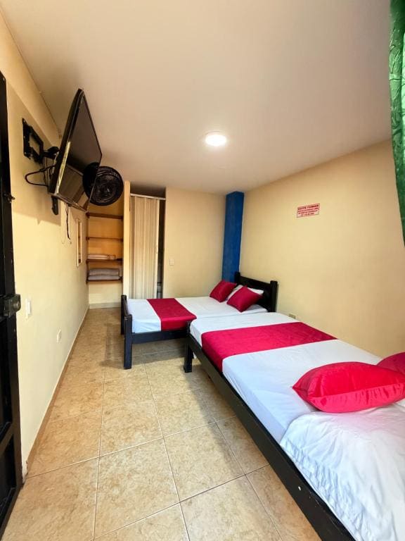 Basic Triple Room room - Image 3