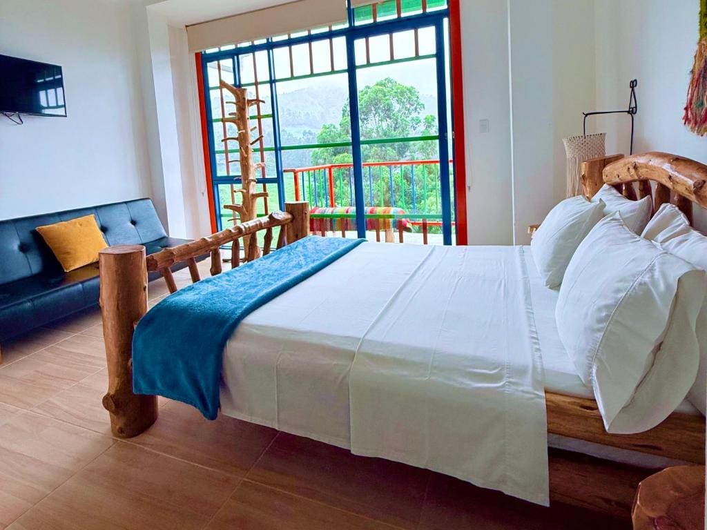 Double Room with Mountain View room - Image 2