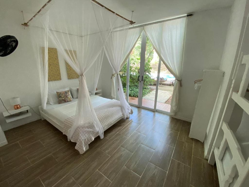 Deluxe Family Room room - Image 1