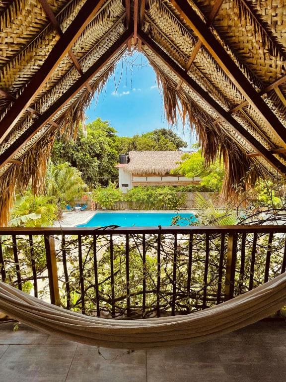 Double Room with Pool View room - Image 3