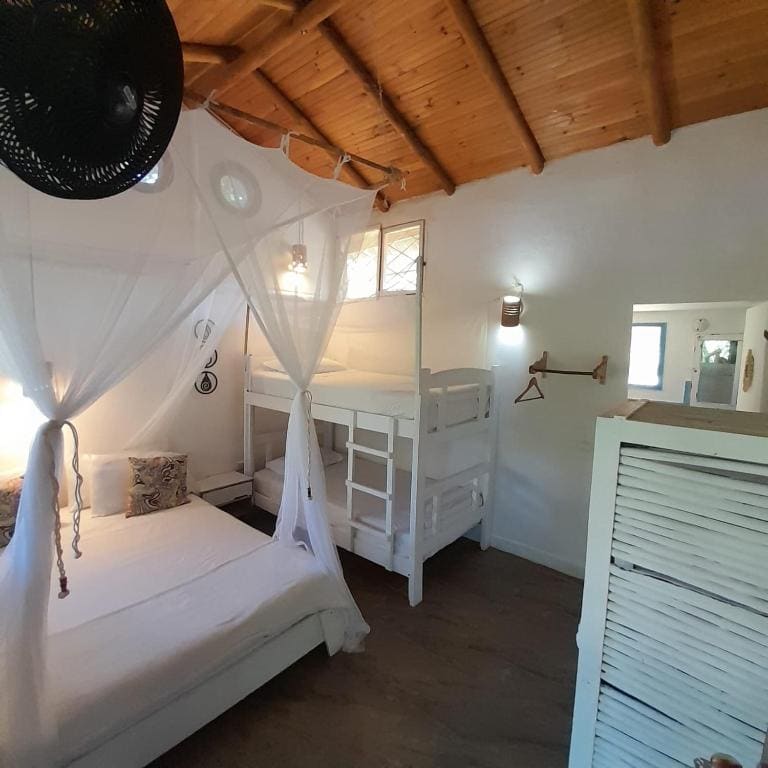 Quadruple Room with Private Bathroom room - Image 2