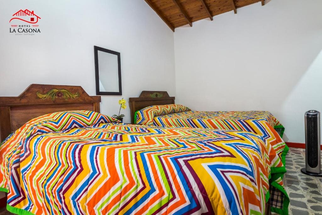Quadruple Room with Private Bathroom room - Image 2