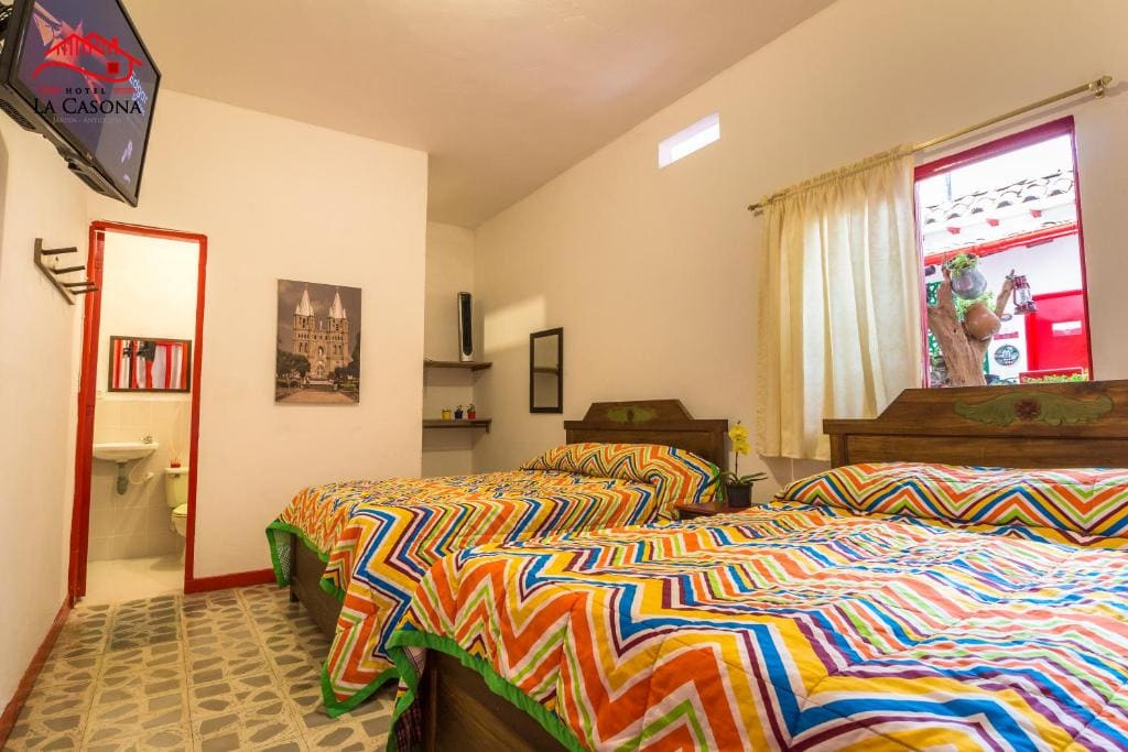 Quadruple Room with Private Bathroom room - Image 3