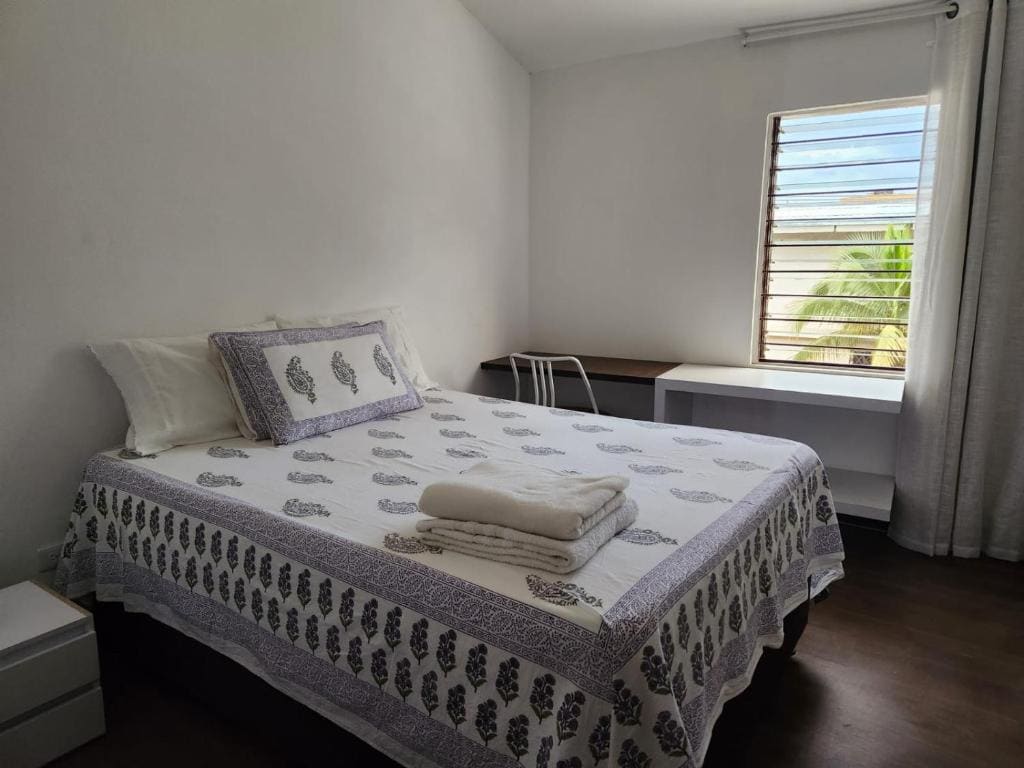 Double Room with Shared Bathroom room - Image 3