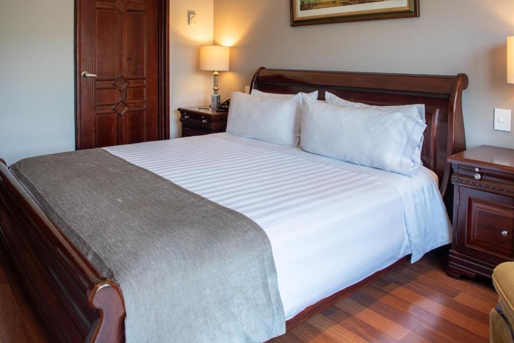 One-Bedroom Suite room - Image 1