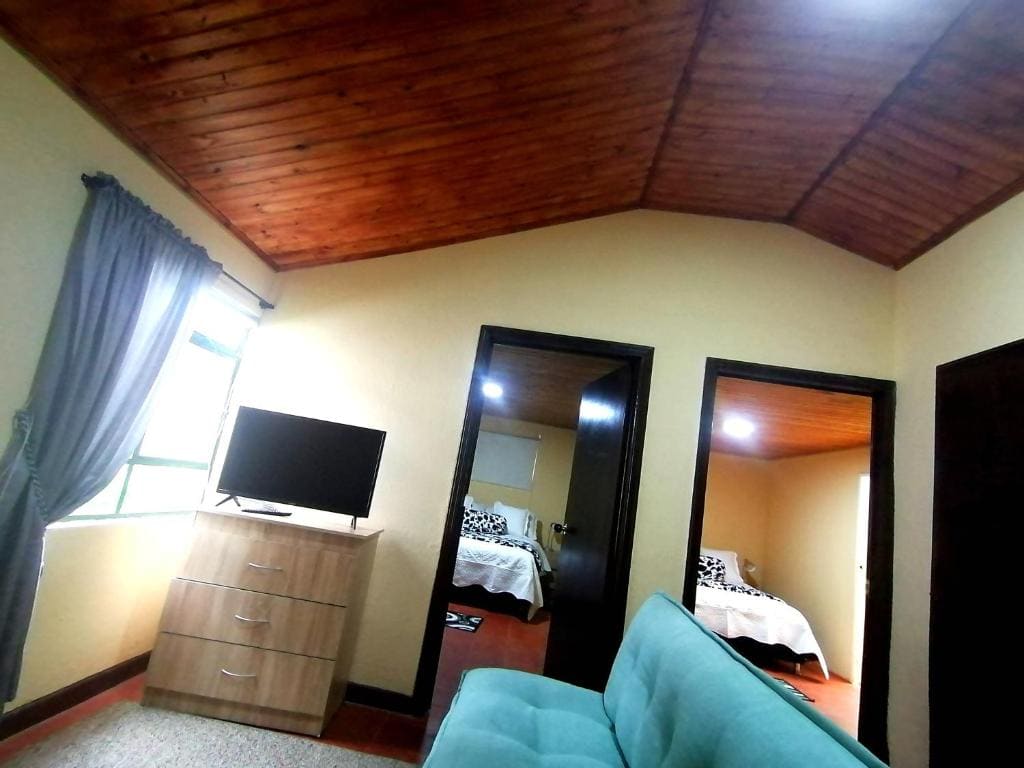 Superior Triple Room room - Image 3
