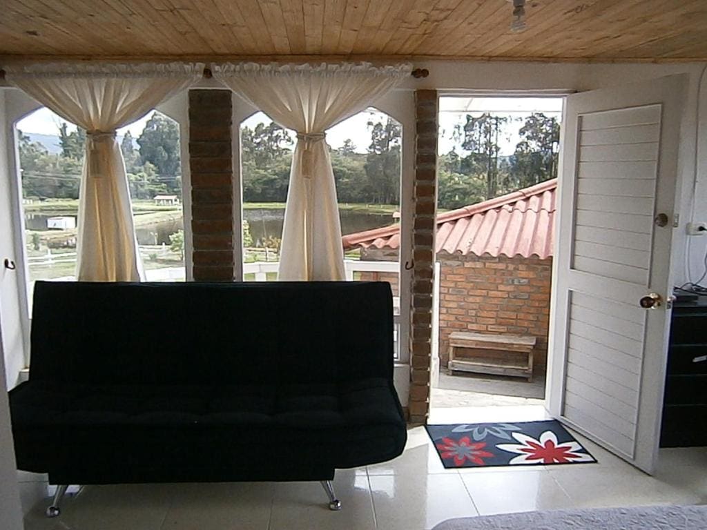 Family Room room - Image 2
